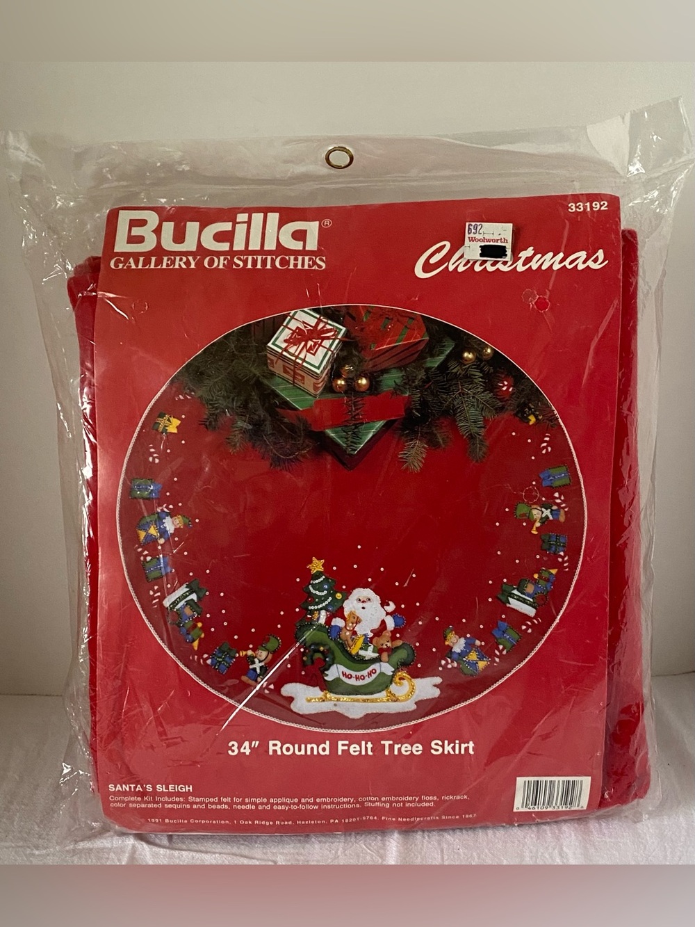 Bucilla Gallery of Stitches Santa's Sleigh 34" Felt Tree Skirt Kit #33192 NOS